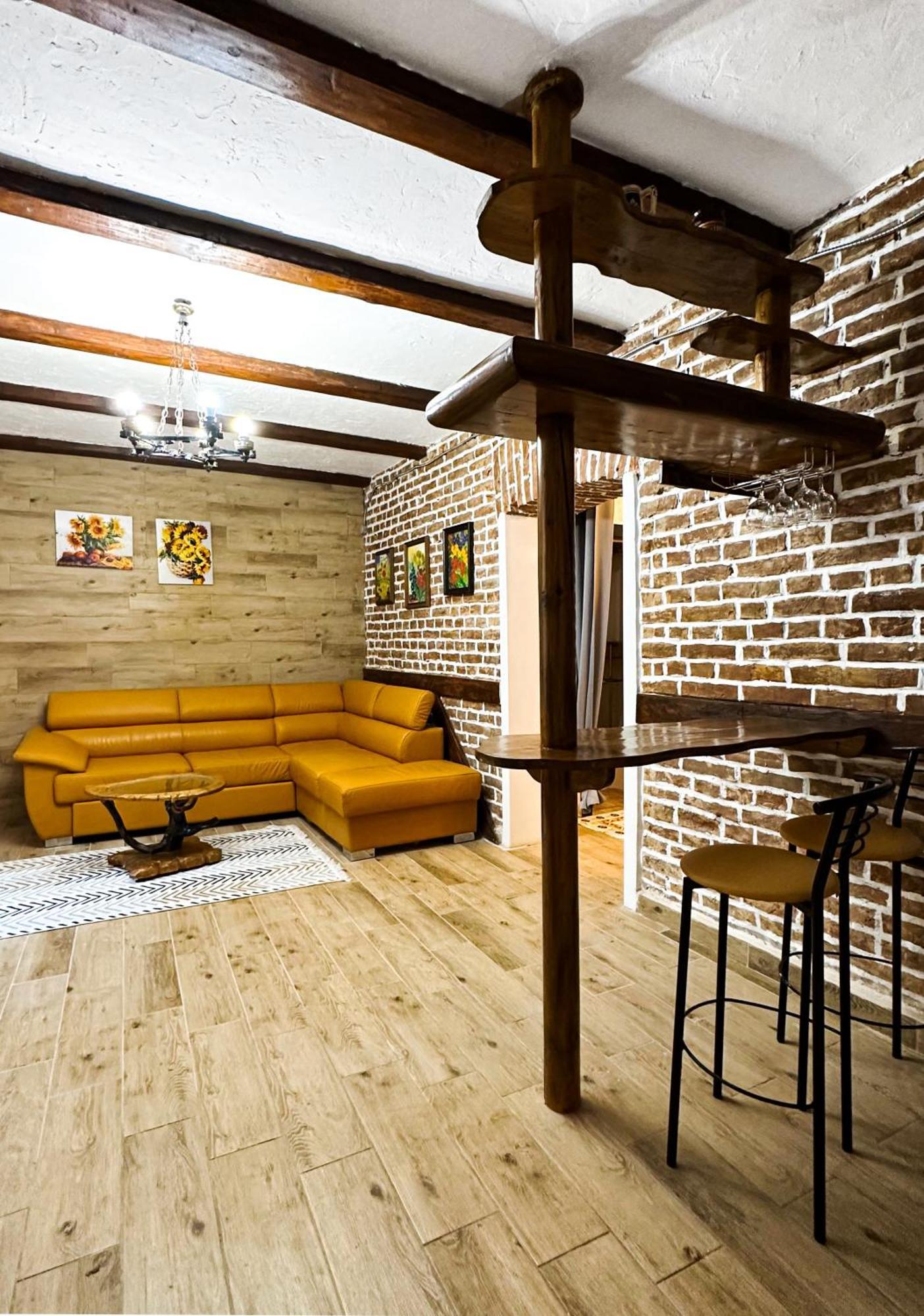 Cozy Apartments In The City Centre Lviv Exterior photo